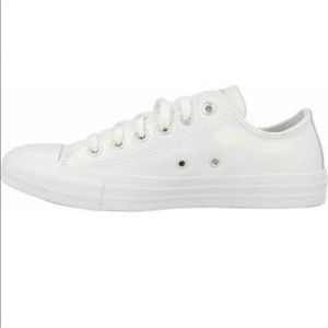 LIKE NEW BOYS LEATHER CONVERSE